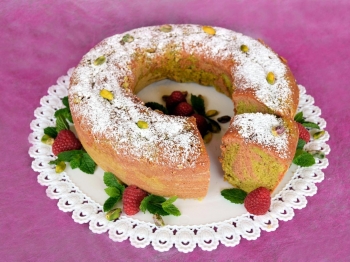 Ciambella pistacchi e lamponi